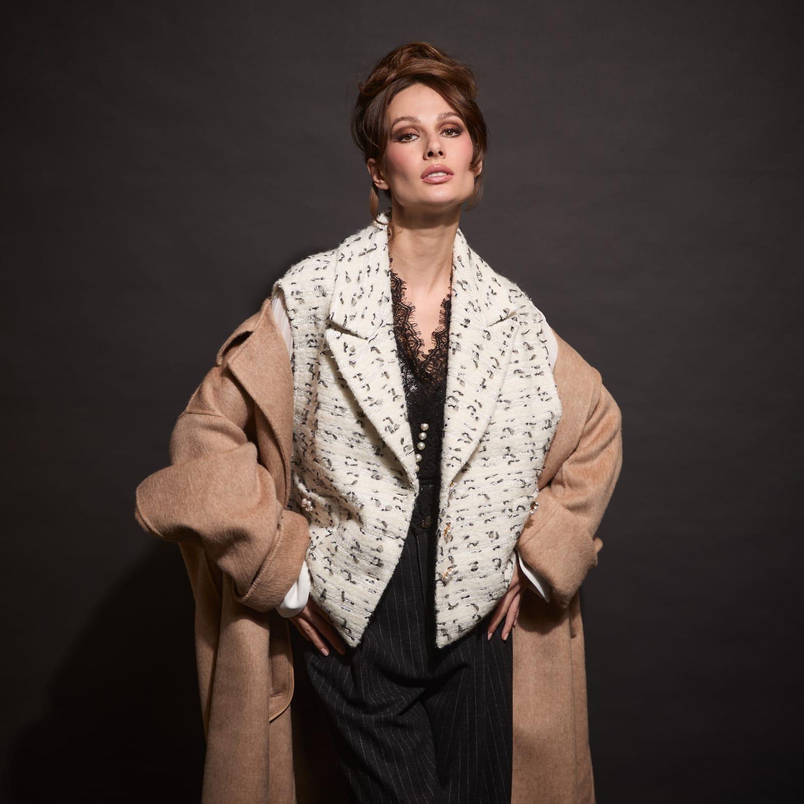 Plaid Gilet with Tailored Lapel (090304/906)