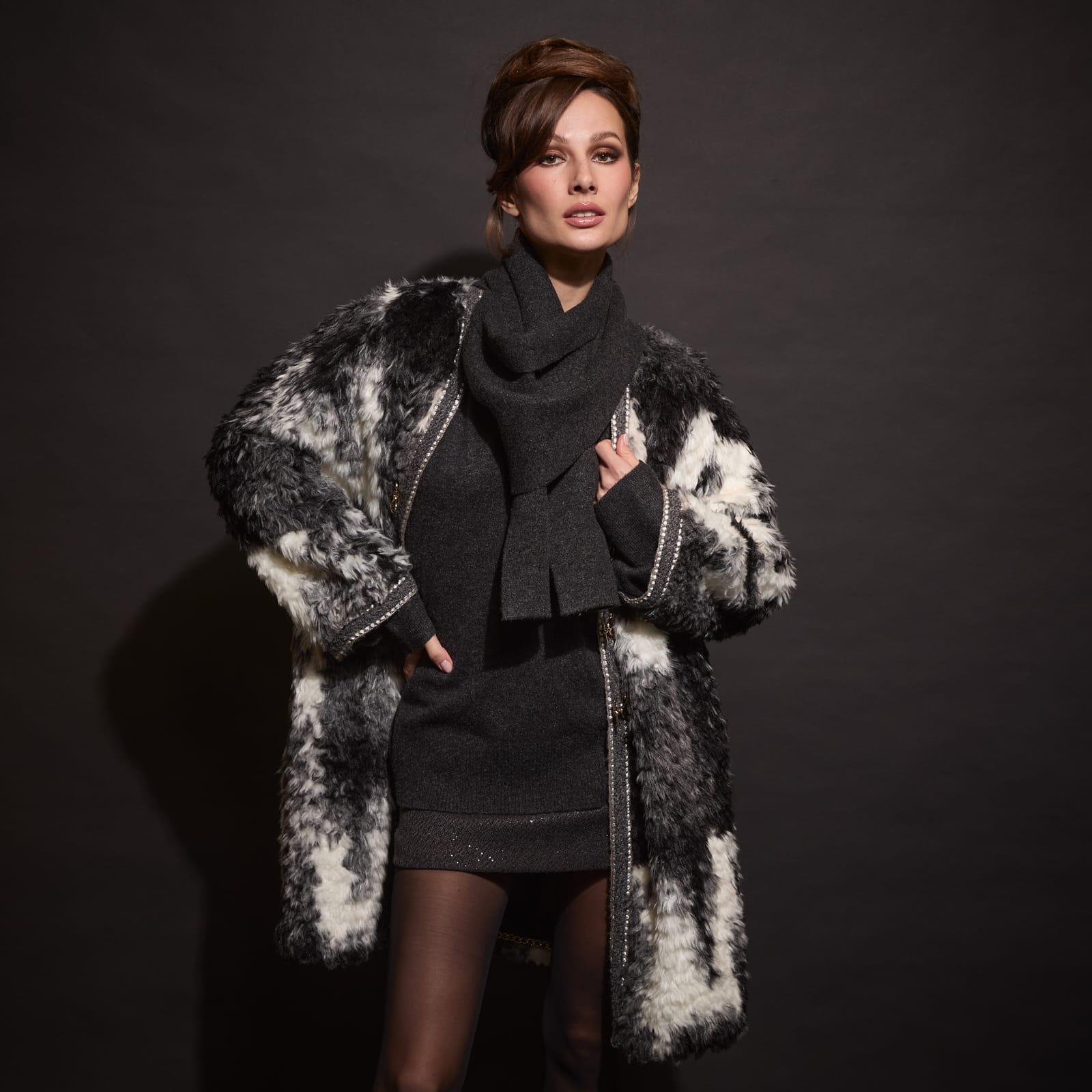 Shearling-Effect Contrast Coat with Gold-Tone Clasps (090203/905)